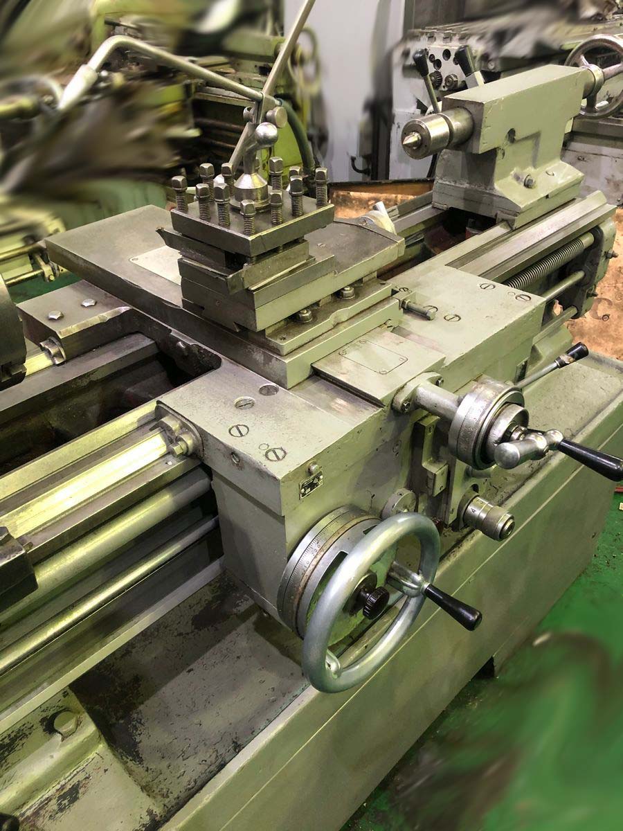 Фото токарно-гвинторізного верстата УТ16В Фото токарно-гвинторізного верстата УТ16В